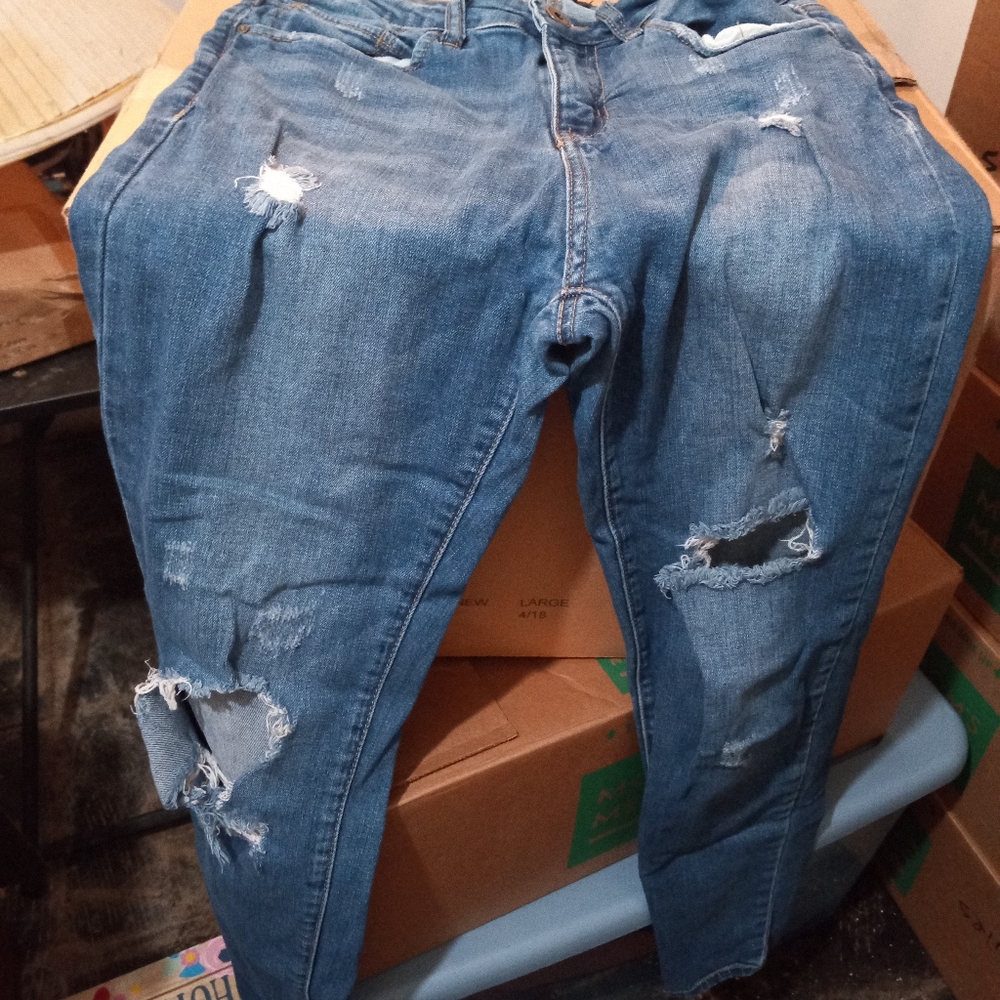 Pants - Picture 6 of 10